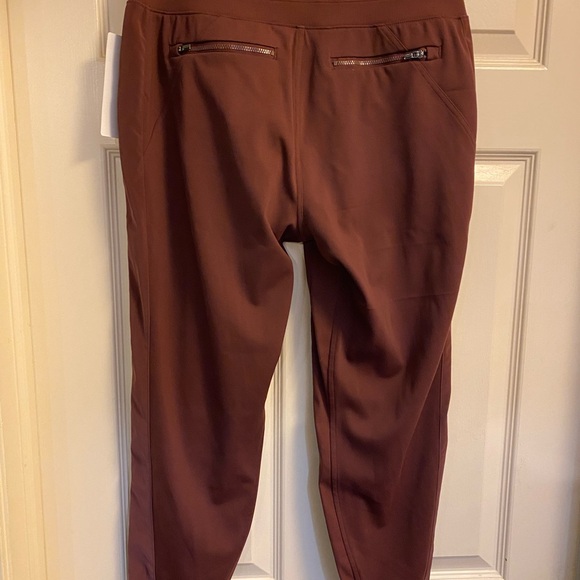 Athleta Rainier mid rise jogger burgundy size Medium - Picture 5 of 12
